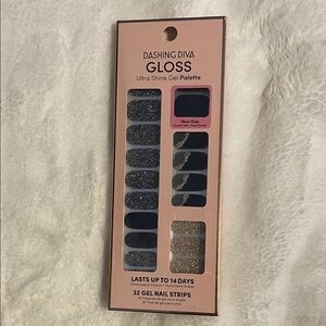 Dashing Diva Gloss Ultra Shine Gel Palette - Black and Gold Press-On Nails